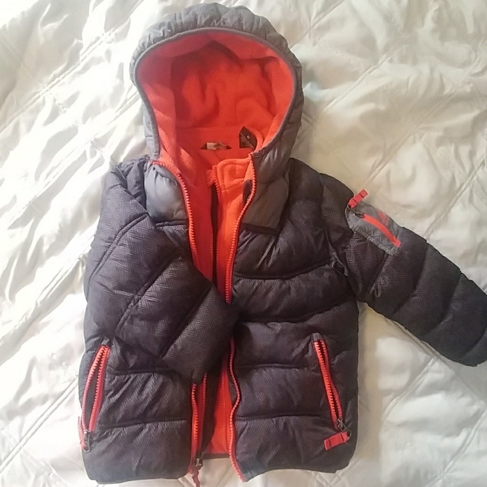 Kids hooded puffy coat like new